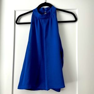 Express side cutout top